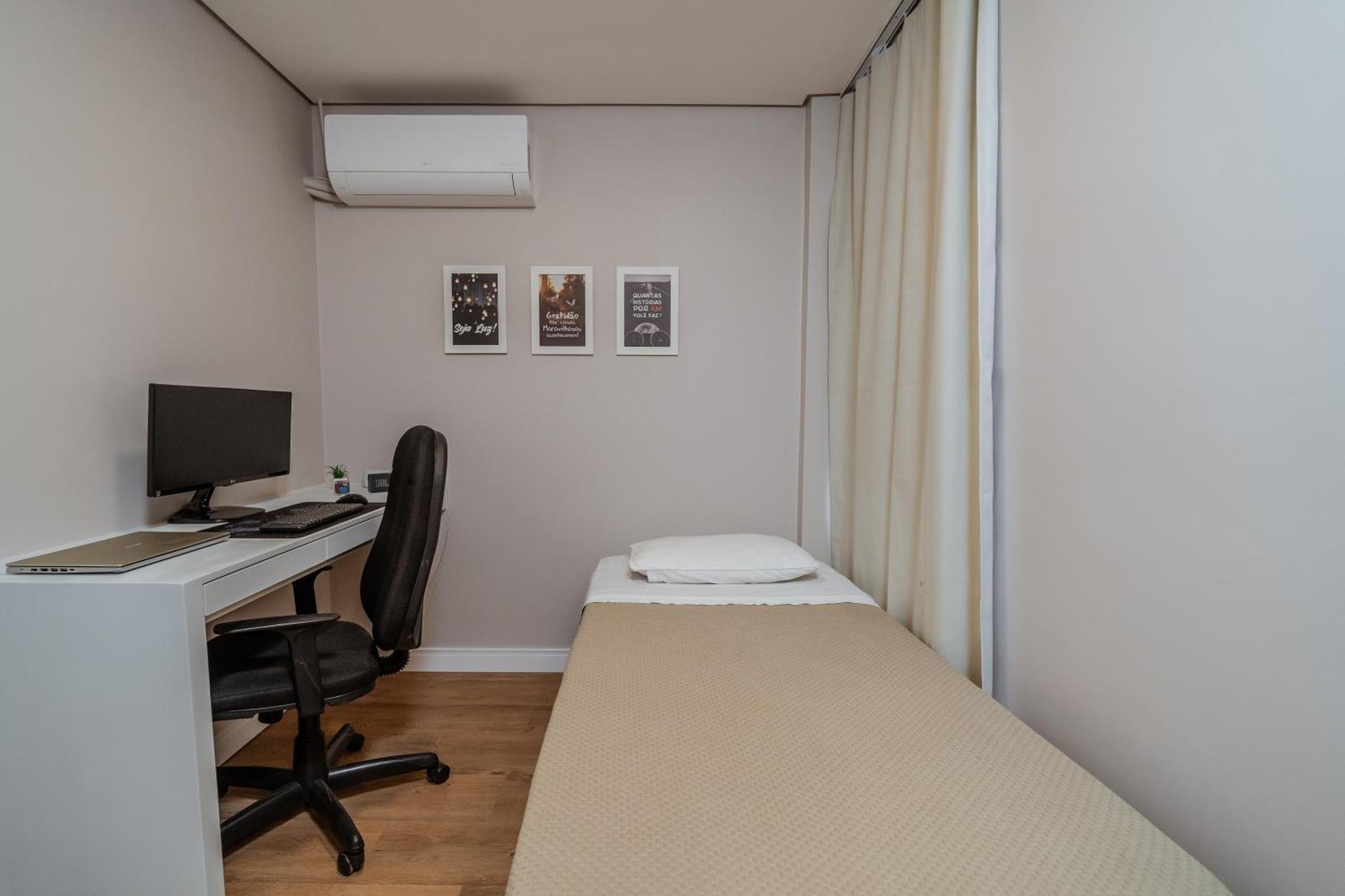 Lindo Apto Completo 3 Quartos Com Ar Condicionado